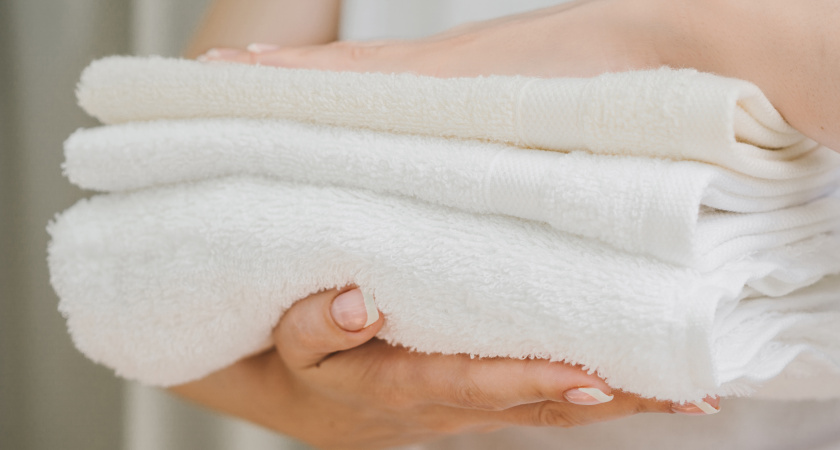 Кладу 1 ложку копеечного средства в стиралку: "каменные" полотенца становятся нежными, как шелк