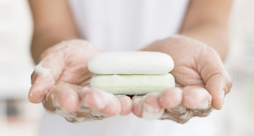 Смешиваем мыло с марганцовкой — и все проблемы дома решены: любимый лайфхак опытных хозяюшек