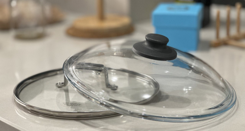 Почему ваши тарелки, чашки и ложки остаются «грязными» после мойки: ошибка, которую делают 9 из 10 хозяек