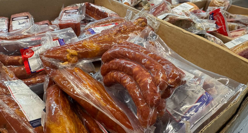 Сразу несите на кассу 5 палок: какие колбасы названы самыми лучшими — смотрим буквы и состав