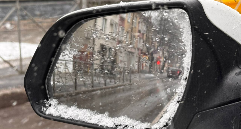 ГИБДД Калининградской области выпустила инструкцию: как правильно водить в дождь, снег и туман