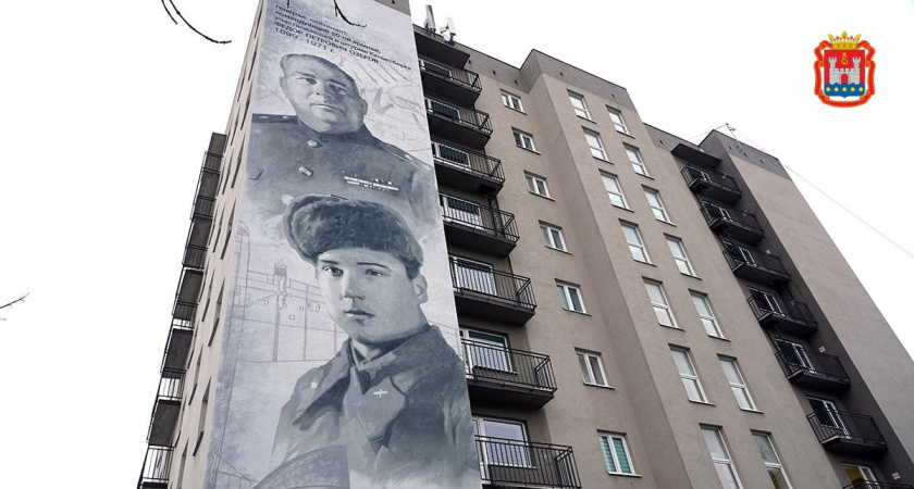 В Калининграде появился военный мурал на фасаде БФУ: о тех, кто штурмовал Кёнигсберг