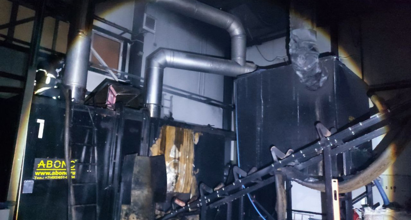 В Гурьевском округе ночью был пожар на предприятии: обошлось без жертв, огонь тушили 29 человек