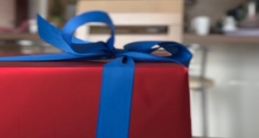 Калининградцы готовятся к Новому году: каждый четвёртый покупает подарки в последний момент