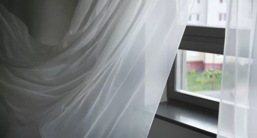 Серость и желтизна исчезают на глазах: добавьте 1/2 стакана в воду — и тюль будто только купили