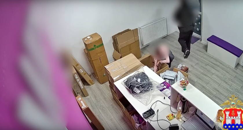 В Калининграде работники маркетплейса похищали товары через «возвраты», теперь им грозит до 5 лет тюрьмы