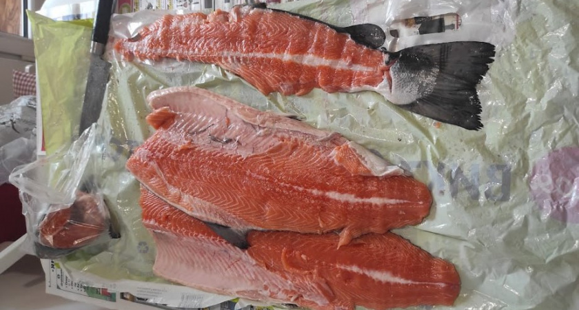 Тает во рту как сливочное масло и стоит копейки: шефы раскрыли формулу идеальной малосольной рыбы для праздников