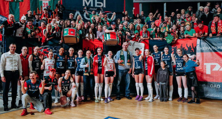 «Локомотив» обыграл «Омичку» в трёх сетах — полная трибуна «Янтарного» увидела уверенную победу хозяйской команды