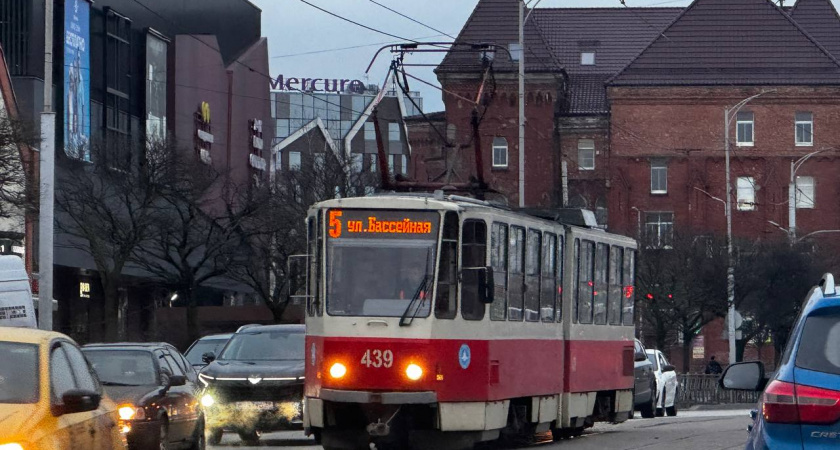 В Калининграде утром остановилось трамвайное движение на 9 Апреля — маршруты отправлены в объезд