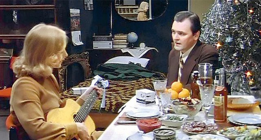 Новый год по-советски: рецепт оливье и других блюд из «Иронии судьбы», которые готовили наши мамы и бабушки