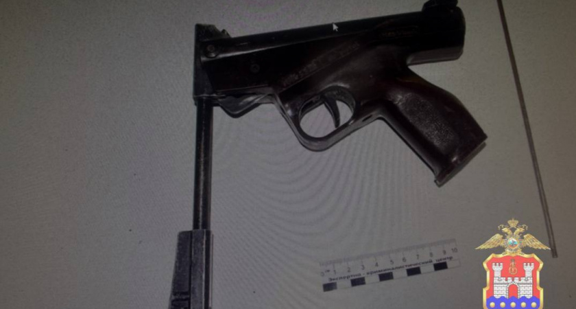 Калининградские полицейские изъяли тайники с оружием: 6 стволов, 812 патронов и порох в ходе спецоперации «Арсенал»