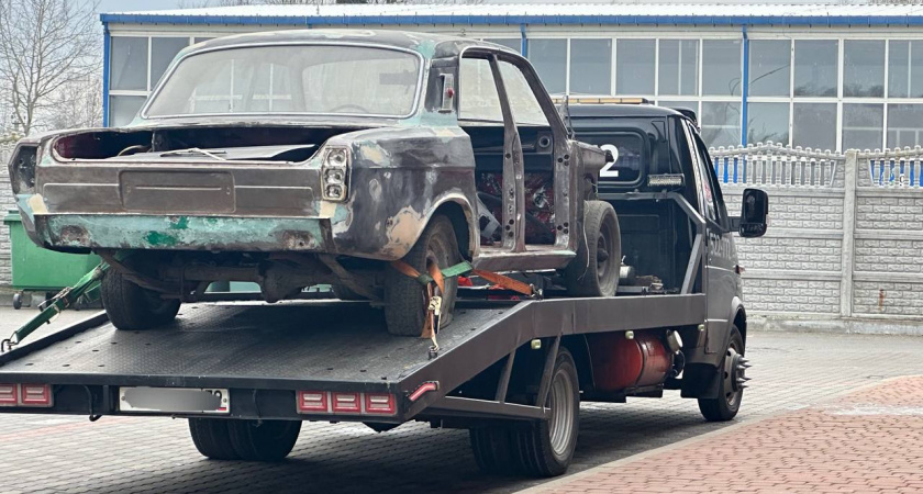 «Уже увозим» — не аргумент: когда водитель имеет право забрать авто с эвакуатора — запомните всего одну фразу