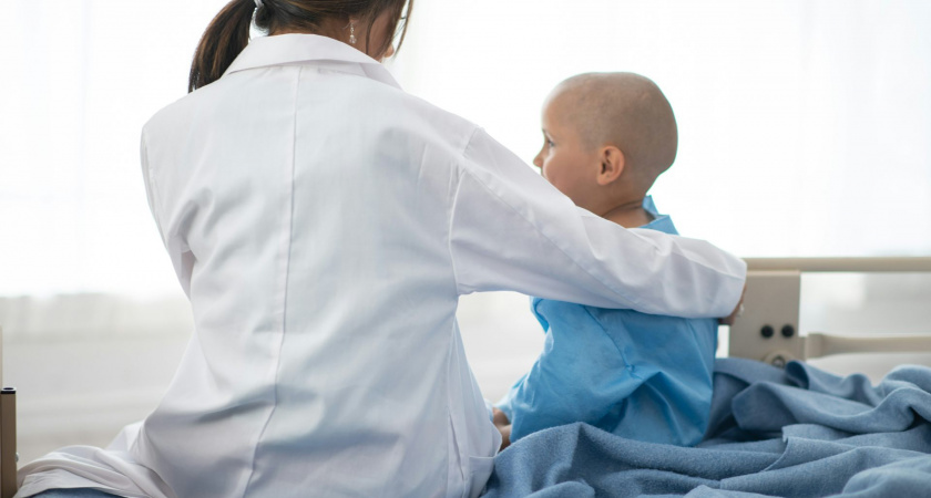 "Мы очень надеемся на помощь": семья 9-летнего Егора из Гурьевска борется с вернувшимся раком мозга у сына