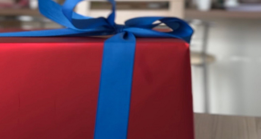 Калининградцы рассказали какие подарки дарят коллегам и сколько на это тратят