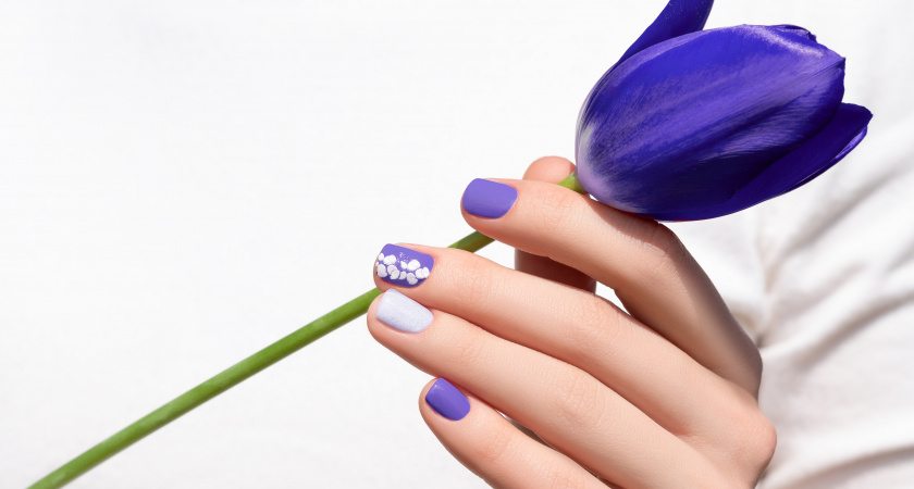 Денежный маникюр на январь 2026: как привести ногти в порядок и настроиться на доходы после праздников