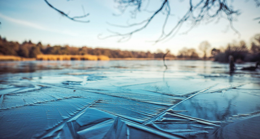 От 2 до 14 сантиметров: МЧС опубликовало данные о толщине льда на водоёмах Калининградской области