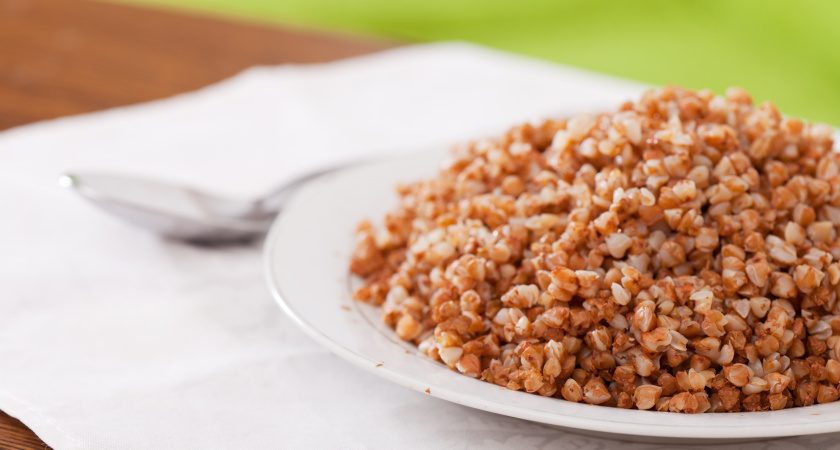 Вы варите крупы неправильно: нутрициолог объяснила, почему гречку и рис нужно замачивать заранее