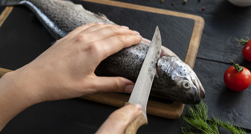 Как в СССР точили ножи, чтобы они месяцами оставались острыми: приём, который знали наизусть в каждой кухне