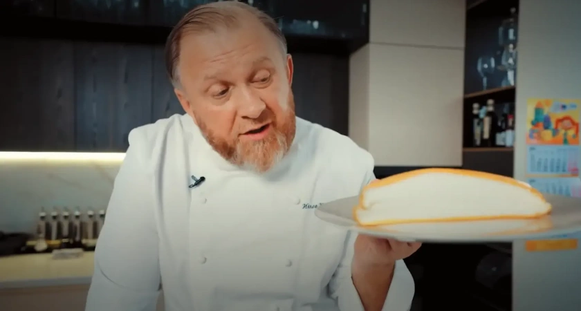 Надоела обычная яичница? Приготовьте омлет Пуляр по рецепту шефа Ивлева - потратите на "облачко" 10 минут