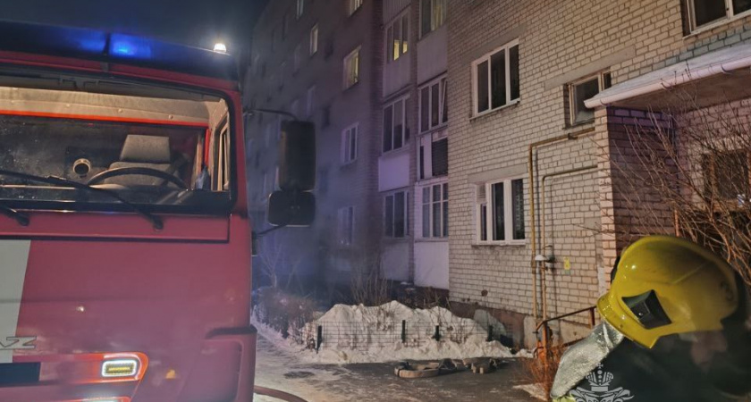 В Калининграде спасатели тушили пожар в подвале и тепловизорами нашли спящего мужчину
