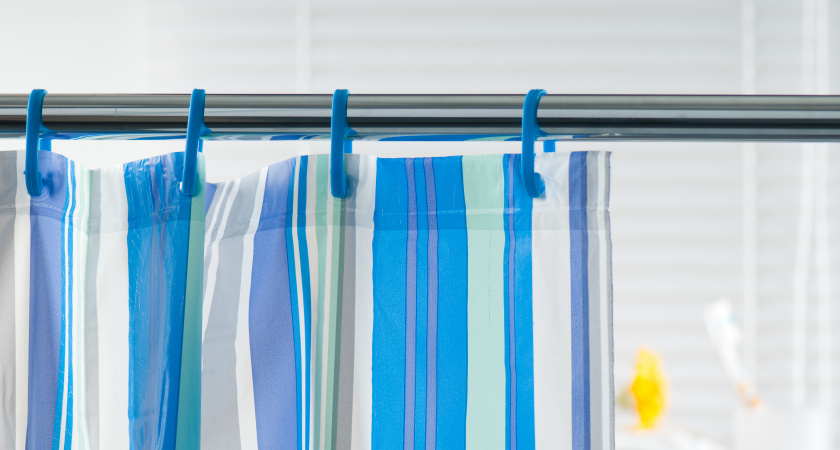 Шторка в ванной - это уже прошлый век: есть альтернатива лучше - не липнет, не воняет и выглядит стильно