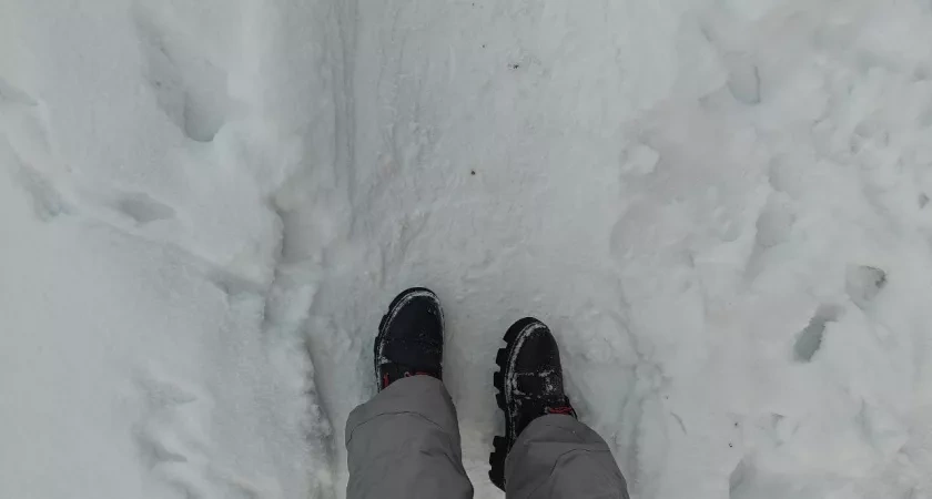 Провожу ваткой по подошве - и перестаю скользить даже на льду: одного раза достаточно до самого марта