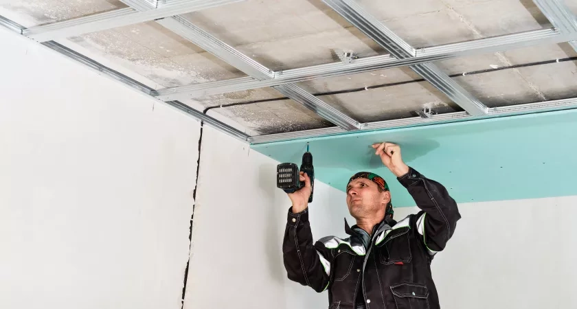 Гипсокартонщик: на что смотреть, чтобы потолок не треснул через 6 месяцев - ценные советы