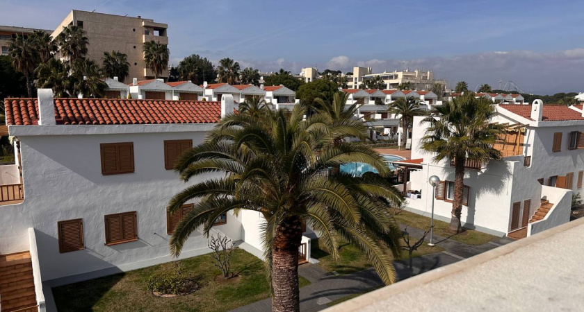 "Выходишь из номера, а там подносы с объедками": честный отзыв об отдыхе в Сочи за 267 тысяч - больше сюда не вернемся