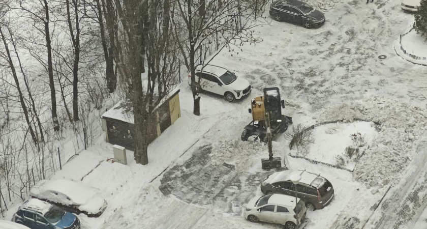 В Госдуме рассказали, куда жаловаться на плохую уборку снега во дворах - актуально для всех регионов