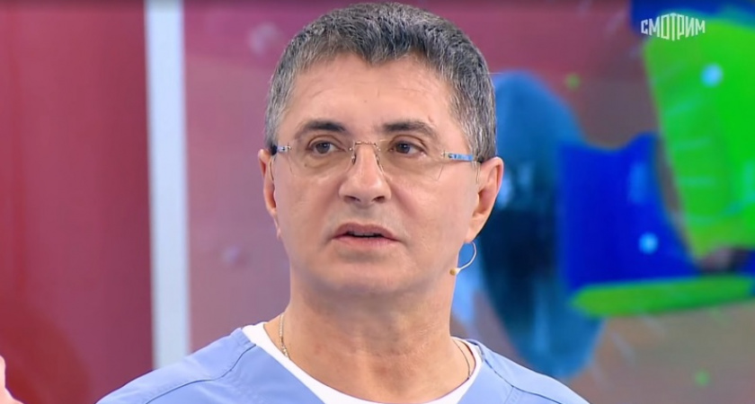 Суставы болят не «от возраста», а от привычек: доктор Мясников назвал продукты, которые вредят сильнее всего