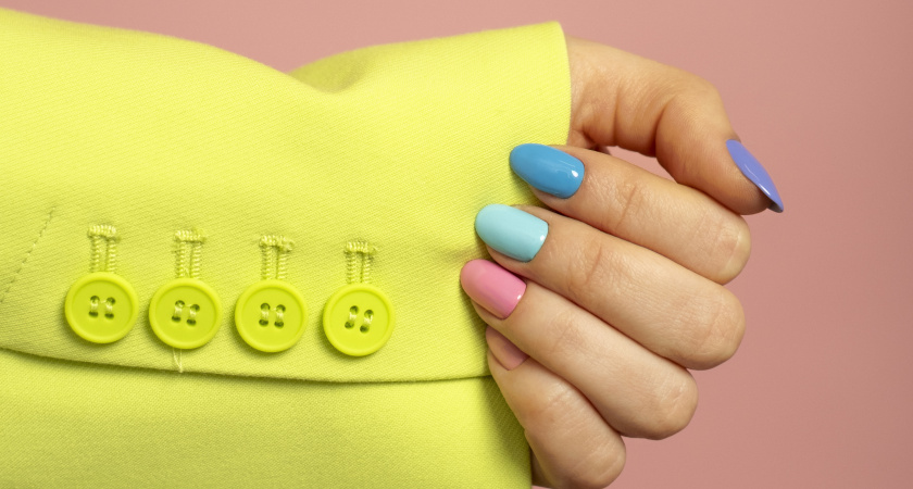 Нюд - это уже прошлый век, забудьте: 5 цветов маникюра, которые все будут носить весной-2026 все модницы