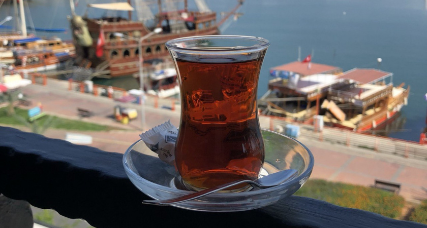 Не кофе, не какао и даже не шоколад: ученые назвали самый полезный для мозга напиток