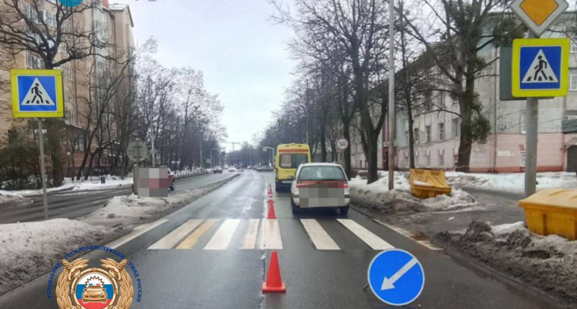 На Невского в Калининграде под колеса попала пенсионерка, женщина шла по пешеходному переходу