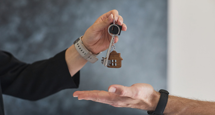 Сертификаты на 9 миллионов: пять молодых семей Зеленоградского округа отпразднуют новоселье