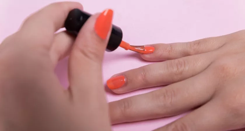 Красить ногти теперь не модно: настоящие леди заменяют классический маникюр в 2026 году вот чем