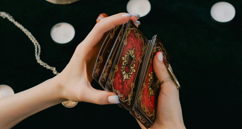 Март 2026 по картам Таро: кому выпадет шанс, а кому — проверка на прочность