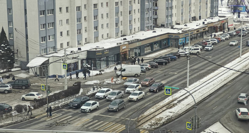 Верховный суд переписал правила: пешеход на переходе уже не стоп-сигнал для водителя — что это значит