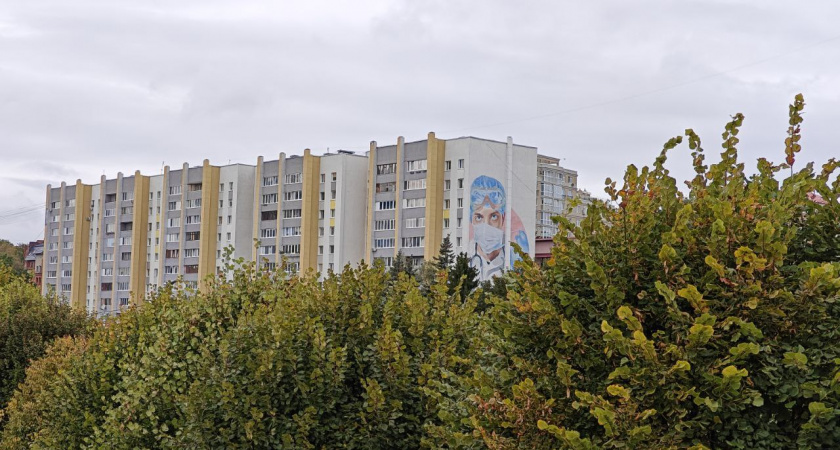 В Калининграде ищут источник зловония — пахнет жжёной резиной и шпалами