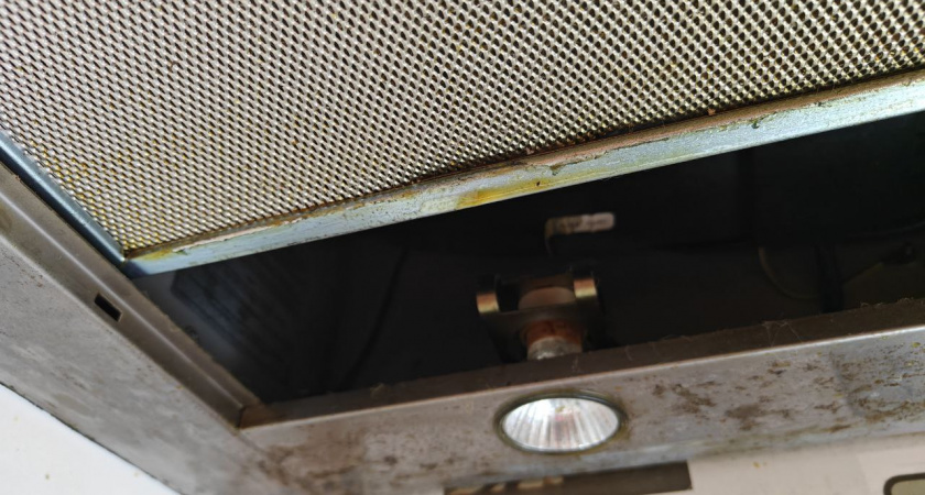 Умные хозяйки уже давно отказались от вытяжки на кухни: нашли более удобный вариант