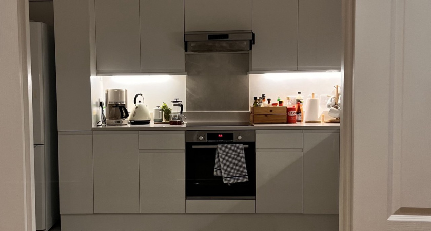 Кухня переживёт и жару, и жир: 5 материалов для стен, которые не боятся брызг и пара