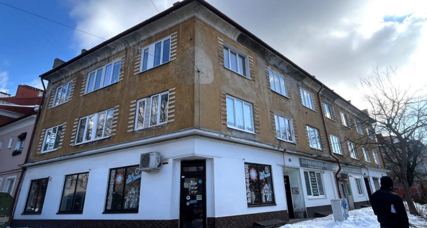 От Каштановой аллеи до Киевской: названы адреса домов, где началось восстановление фасадов 1945 года в Калининграде — фото новых дизайнов 