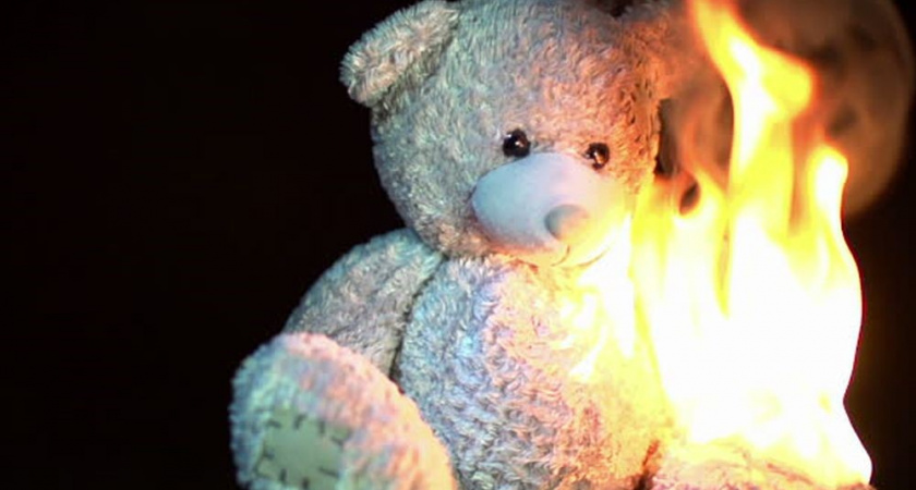 «Всё было тихо, а потом погас свет»: многодетная мать просит о помощи после крупного пожара на Сельме