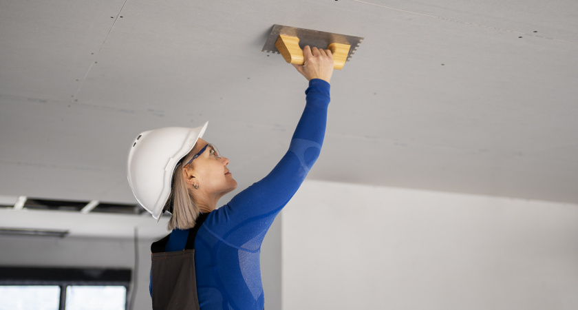 Натяжные потолки уходят в прошлое: 7 причин, по которым дизайнеры в 2026 году всё чаще от них отказываются