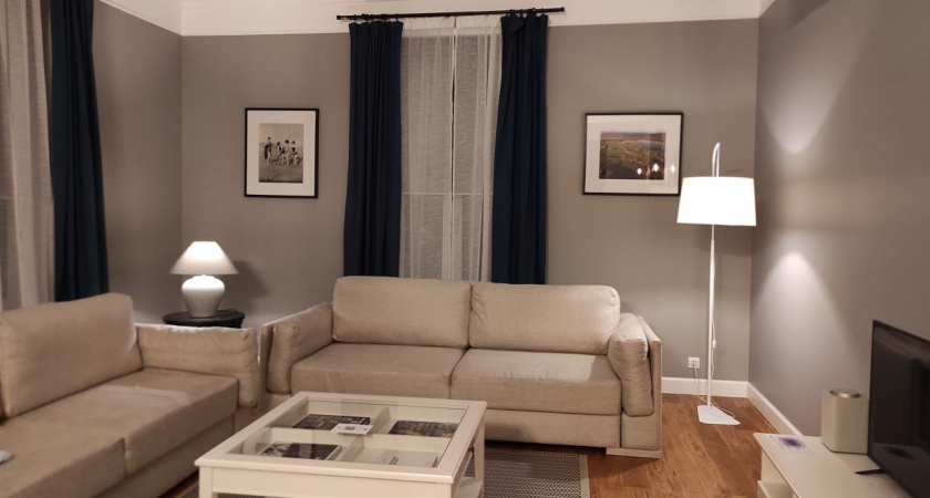 10 ужасных ошибок в гостиной, которые дизайнеры замечают сразу: проверьте, нет ли их у вас