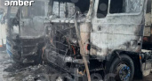 На парковке под Калининградом сгорело три фуры