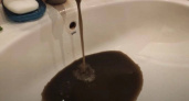 В Гурьевске на Советской из крана вместо воды течёт грязь