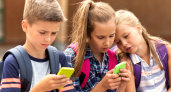 Школьникам будет запрещено пользоваться телефоном на уроке