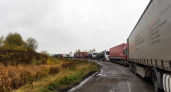 Грузовики из Калининграда, застрявшие на границе с Литвой, вынуждены ждать 10-12 суток