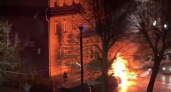 В Калининграде на улице Кирова сгорела машина (ВИДЕО)