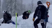Лавина, сошедшая на горнолыжном курорте в Сочи, снесла людей. Удалось ли им выжить (ВИДЕО)